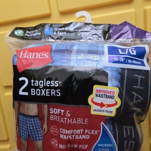 Hanes Men's Blue Tagless Boxers - Picture 3 of 4